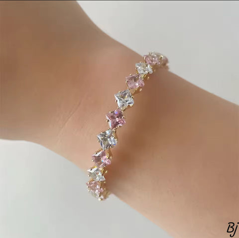 Fancy &amp; Beautiful Gold-Plated Zircon Stones Bracelet