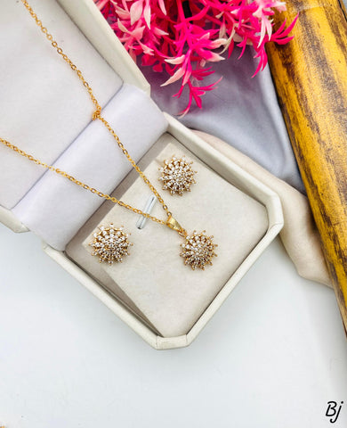Beautiful Sunflower Micro Zircon Locket Set