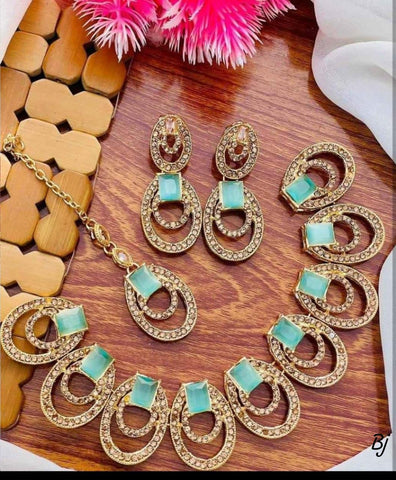 Fancy Beautiful Gold-Plated Zircon Choker Set