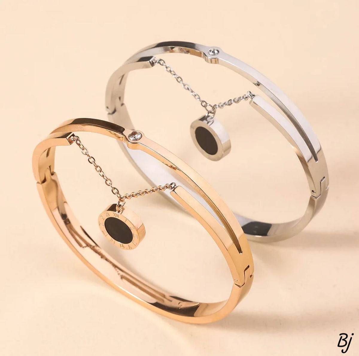 Fancy Beautiful BALGARI Brand Stainless Steel Hand Cuff