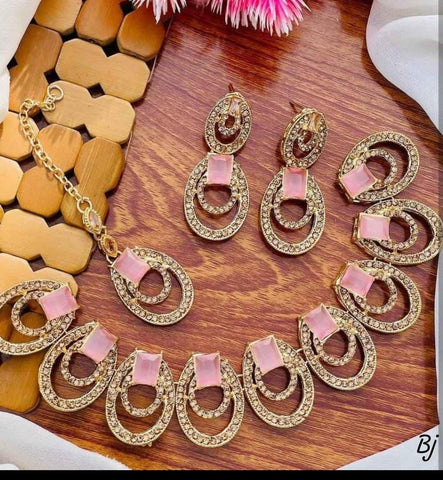Fancy Beautiful Gold-Plated Zircon Choker Set