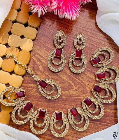 Fancy Beautiful Gold-Plated Zircon Choker Set