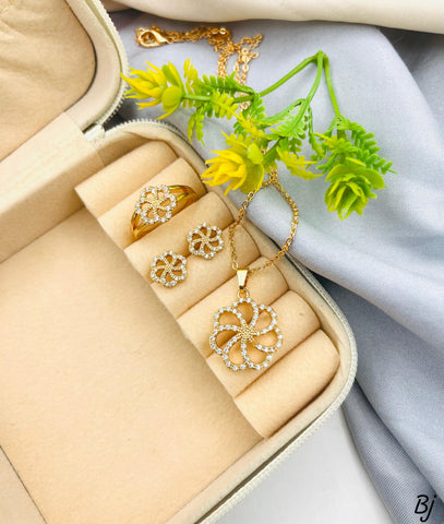 Fancy &amp; Beautiful Flower Design Zircon Work Gold-Plated Locket Set