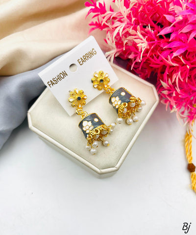 Fancy &amp; Beautiful Antique Indian Jhumkyan – Just for Her!