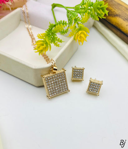 Beautiful Gold-Plated Zircon Locket Set