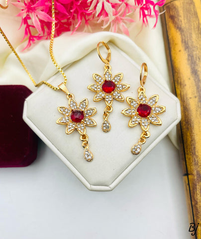 Beautiful Gold-Plated Flower Locket Set