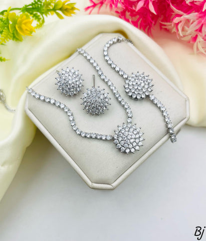 Beautiful Flower Design Zircon Combo Set