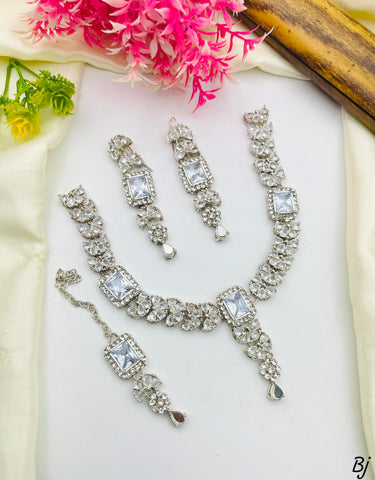 Gold-Plated Zircon Necklace Set 🔥 Includes Necklace, Earrings &amp; Tika