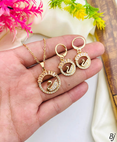 Beautiful SWAN Design Zircon Locket Set