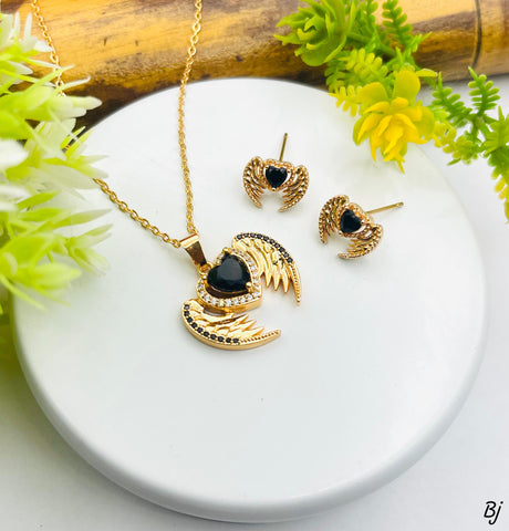 Wings Zircon Locket Set