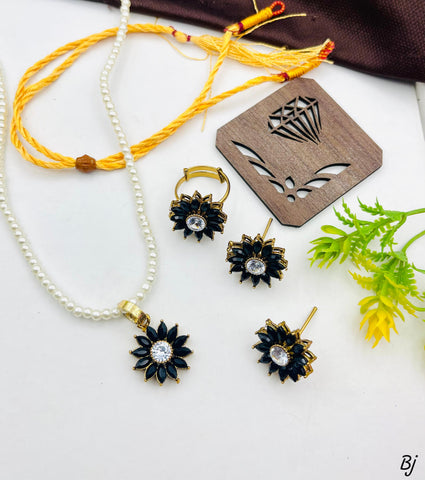 Beautiful Egyptian-Style Combo Set – Antique Polish with Floral Design