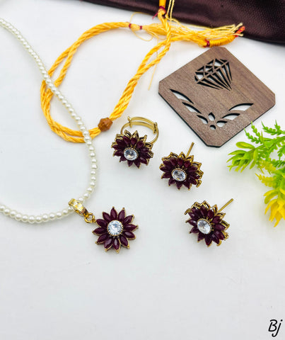 Beautiful Egyptian-Style Combo Set – Antique Polish with Floral Design