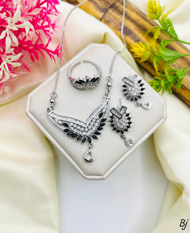 Fancy &amp; Beautiful Gold-Plated Zircon Locket Set