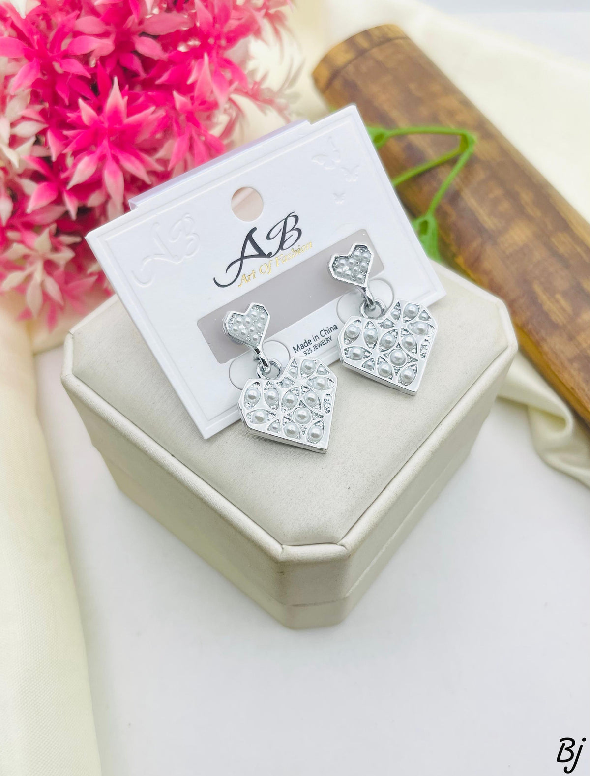 Beautiful China Heart Design Studs