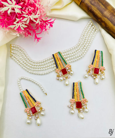 Beautiful Manjoos Nauratan Choker Set