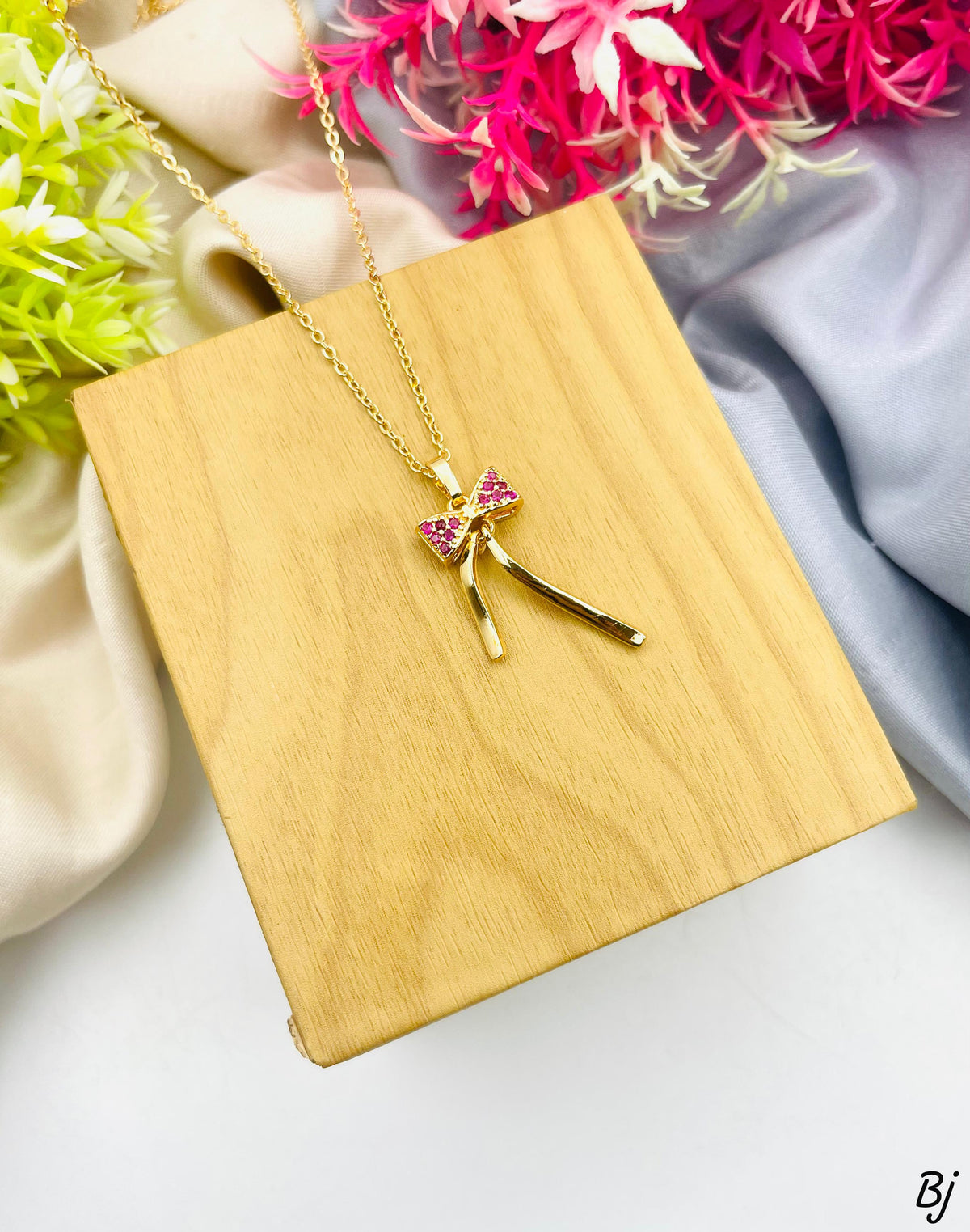 Fancy &amp; Beautiful Bow 🎀 Style Gold-Plated Zircon Pendants