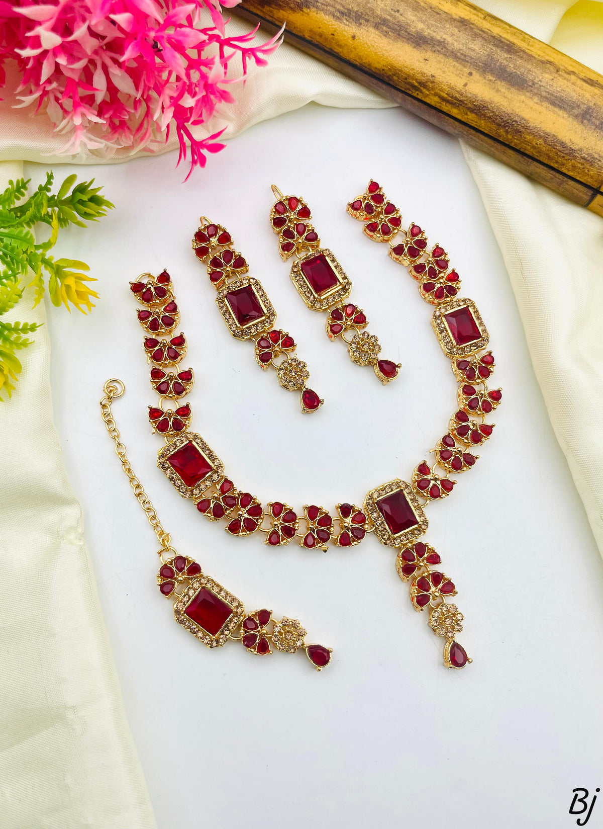 Gold-Plated Zircon Necklace Set 🔥 Includes Necklace, Earrings &amp; Tika