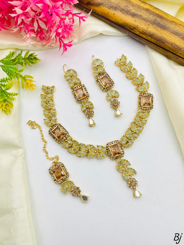 Gold-Plated Zircon Necklace Set 🔥 Includes Necklace, Earrings &amp; Tika