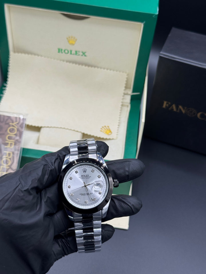 Rolex Datejust | Smooth-Bezel | Gloss Silver Dial